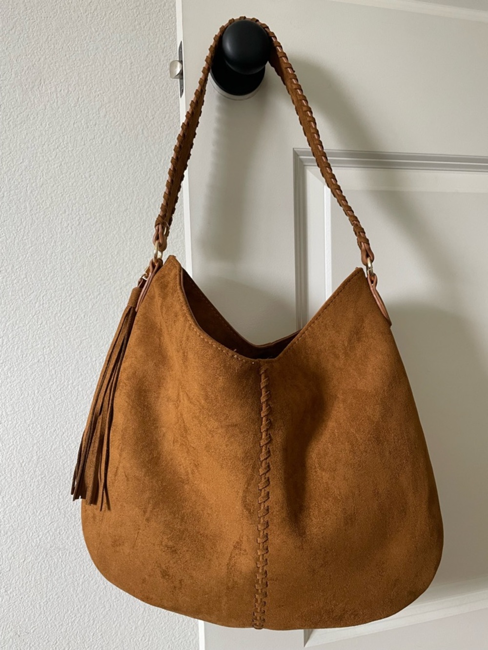 NWOT Universal Thread “Western Faux Suede with Tassle Shoulder Bag” - Picture 4 of 10